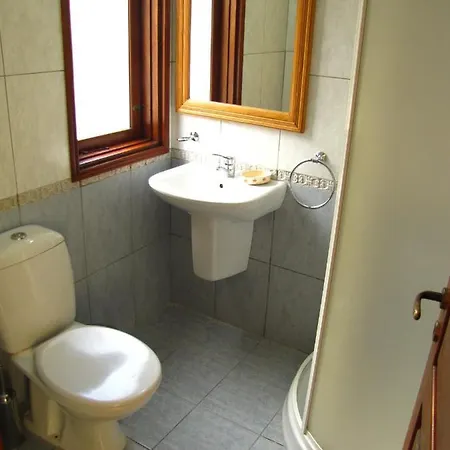 Webooking Knossos *