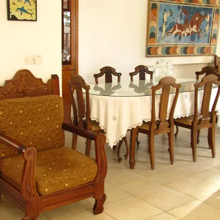 Webooking Knossos