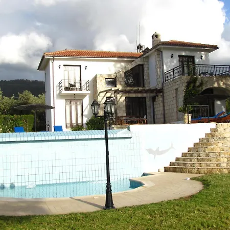 Webooking Knossos *