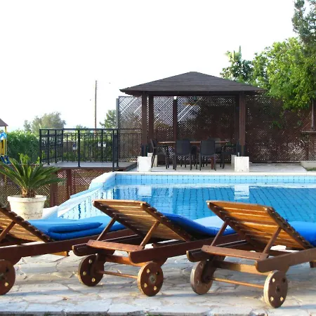 Webooking Knossos *